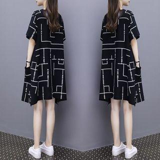 Short-sleeve Maze Print A-line Dress