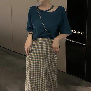 Set: Elbow-sleeve Plain T-shirt + Slit Plaid Midi A-line Skirt