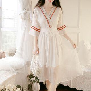 V-neck 3/4-sleeve Chiffon A-line Dress