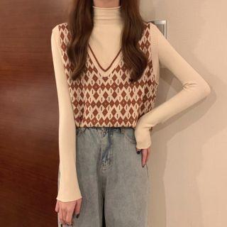 Patterned Sweater Vest / Turtleneck Plain Sweater