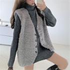 Sleeveless Knit Vest / Turtle-neck Knit Sweater
