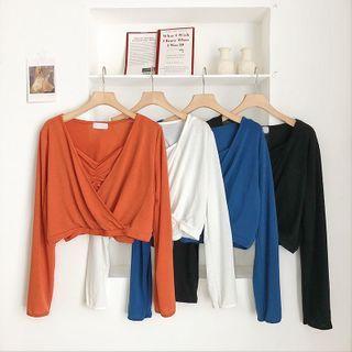 Set:plain V-neck Long-sleeve Top + Frilled Strap Top