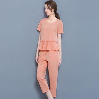 Set: Short-sleeve T-shirt + Cropped Harem Pants