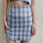 Short-sleeve Button-up Knit Top / Plaid A-line Skirt / Set