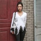 V-neck Fringe-edge Knit Top