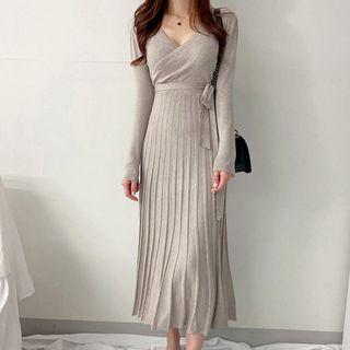 V-neck Tie-waist Maxi Knit Dress