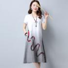 Short-sleeve Gradient A-line Midi Dress