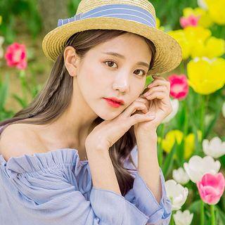 Smiley-charm Straw Hat