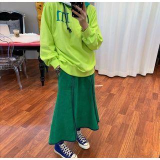 Paneled Sweatshirt / Midi A-line Skirt