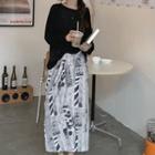 Cold-shoulder T-shirt / Print Midi A-line Skirt