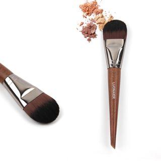 Wooden Handle Foundation Brush 108 - One Size