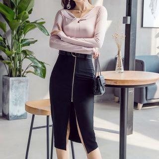Set: Twisted Plain Top + Slit-front Pencil Skirt