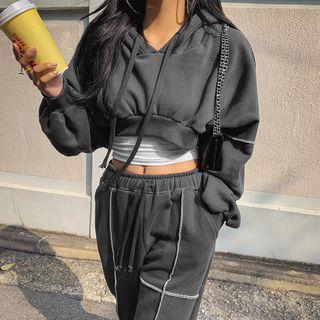 Overlock-stitched Fleece-lined Cropped Hoodie