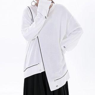 Long-sleeve Asymmetrical Contrast Trim T-shirt