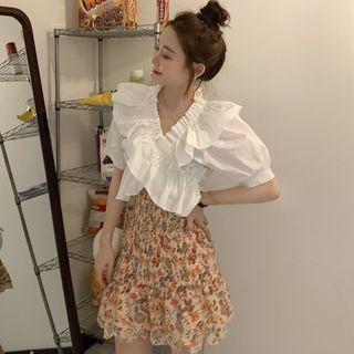 Short-sleeve Ruffle Trim Cropped Blouse / Floral Mini A-line Skirt