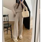 Dip-back Loose-fit Sweater / Wide-leg Pants