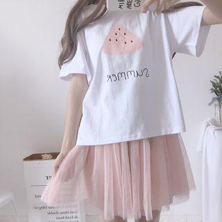 Short-sleeve T-shirt / Sheer A-line Skirt