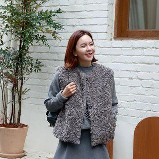 Snap-button Eco-fur Vest