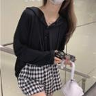 Long-sleeve Hooded T-shirt / Gingham Shorts