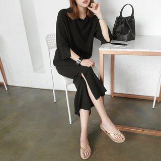 Set: Round-neck T-shirt + Slit-side Pants