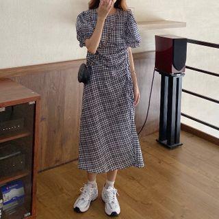 Puff-sleeve Plaid Midi A-line Dress Plaid - Black & White - One Size