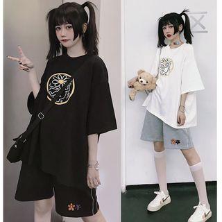 Flower Print Elbow-sleeve T-shirt / Embroidered Shorts