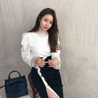 Puff-shoulder Plain Blouse