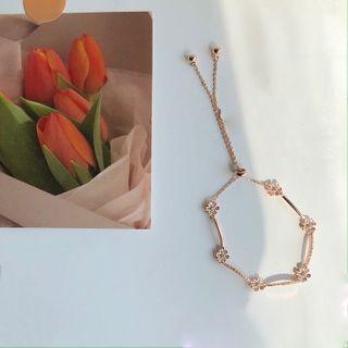 Rhinestone Flower Bracelet Bracelet - Rose Gold - One Size