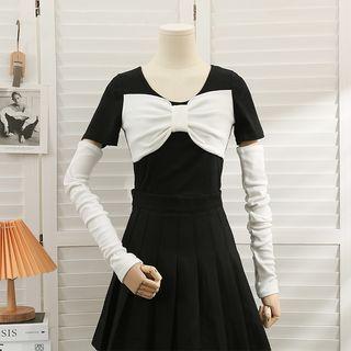 Colorblock Ribbon-accent Crop T-shirt With Sleeves