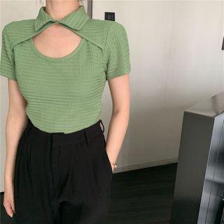 Collared Short-sleeve Cutout Cropped T-shirt