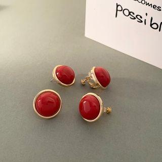 Button Clip-on Earring / Clip-on Earring