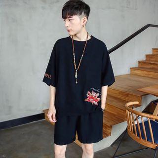 Set: Elbow-sleeve Printed T-shirt + Shorts