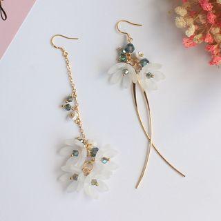 Non-matching Resin Flower Dangle Earring