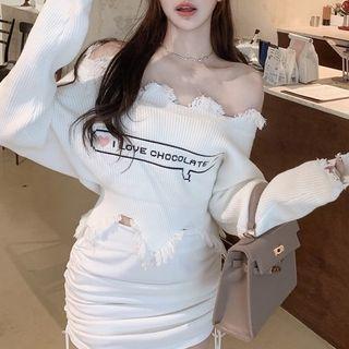 Long-sleeve Off Shoulder Lettering Print Asymmetric Knit Top White - One Size