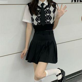 Argyle Sweater Vest / Short-sleeve Shirt / Pleated Skirt