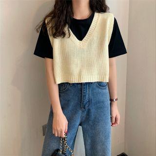 Crew-neck Short-sleeve T-shirt / Cropped Knit Vest