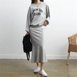 Set: Letter Sweatshirt + Mermaid Skirt