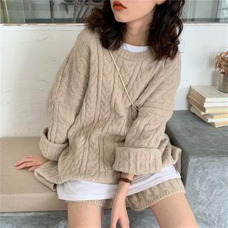Round Neck Cable-knit Loose-fit Sweater / Knit Shorts