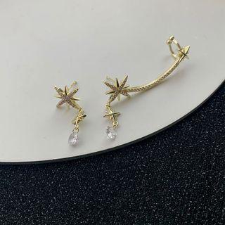 Asymmetrical Rhinestone Star Earring 1 Pair - Asymmetric - Gold - One Size