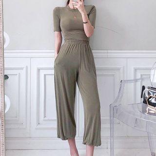 Set: Short-sleeve Cropped T-shirt + Harem Capri Pants