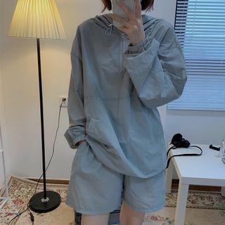 Half-zip Drawstring Hooded Top / Straight-cut Shorts