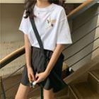 Short-sleeve Crone Embroidery T-shirt