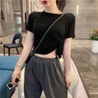 Short-sleeve Twisted T-shirt / Plain Cuff Pants