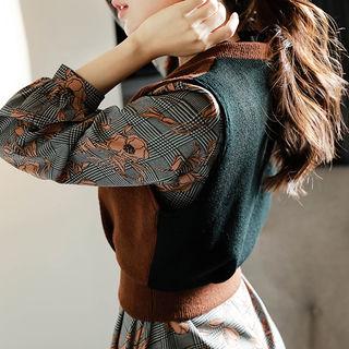 V-neck Sleeveless Two-tone Knit Top