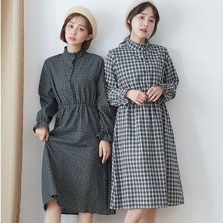Long-sleeve Plaid Midi A-line Dress 02 - Black - One Size