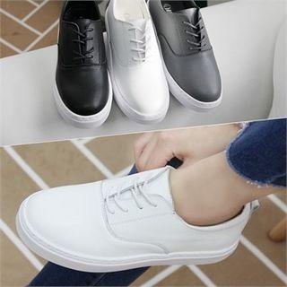 Oval-toe Genuine-leather Sneakers