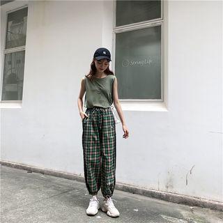 Set: Sleeveless Plain Top + Check Pants