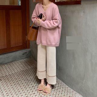 V-neck Sweater / Cropped Knit Wide-leg Pants