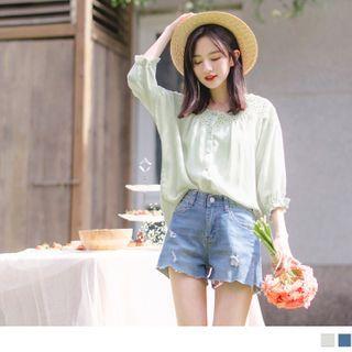 3/4-sleeve Single-breasted Eyelet Top