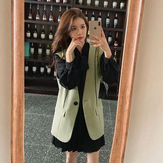 Set: Tie-neck Pleated Dress + Vest